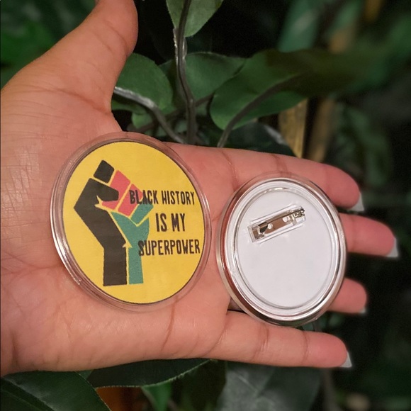 2 Black History Pins - Picture 1 of 2